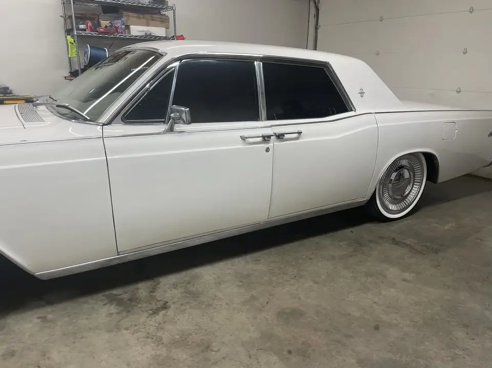 1969 Lincoln Continental window tint: 5% rear, 35% fronts (view 2)