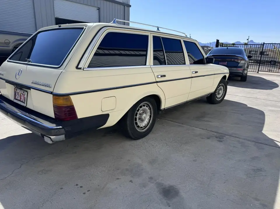 1984 Mercedes 300TD window tint: Removed the original film from sides and back, New 5% sides and rear, 50% full windshield (view 2)