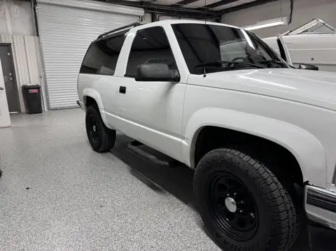 1992 Chevy Blazer window tint: We installed 15% on the sides and rear, 50% on the full windshield, 5% Sunstrip (view 2)