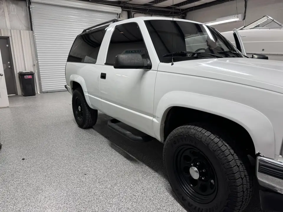 1992 Chevy Blazer window tint: We installed 15% on the sides and rear, 50% on the full windshield, 5% Sunstrip (view 2)