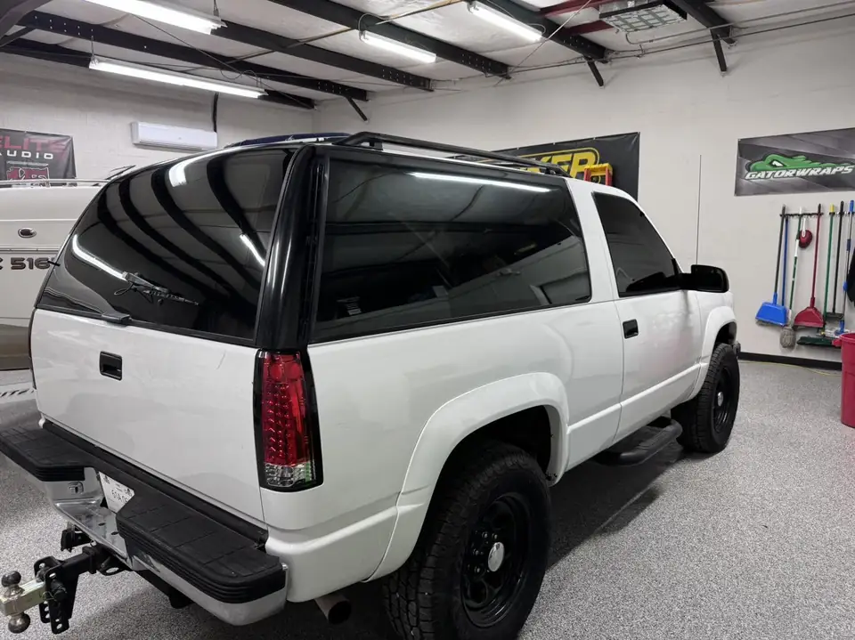 1992 Chevy Blazer window tint: We installed 15% on the sides and rear, 50% on the full windshield, 5% Sunstrip (view 4)