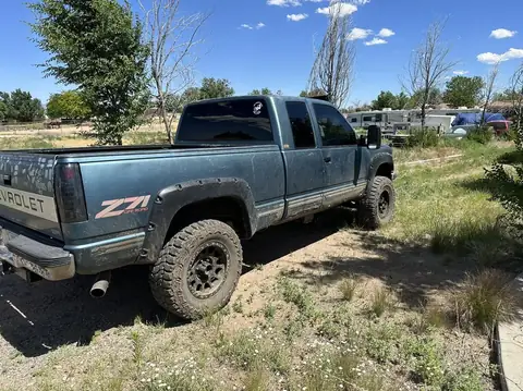 1993 Chevy 1500 Z71 window tint: 5% over 20% ceramic rear 3 windows, 20% ceramic front doors, 5% windshield strip (view 3)