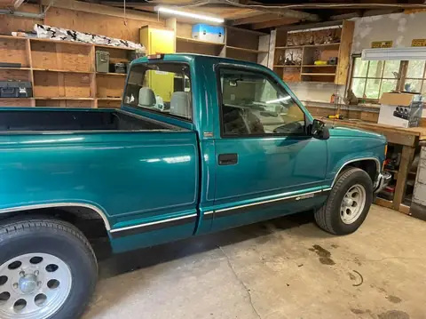 1995 Chevy C1500 window tint: 5% on rear windshield, 5% doors, 8in sun strip