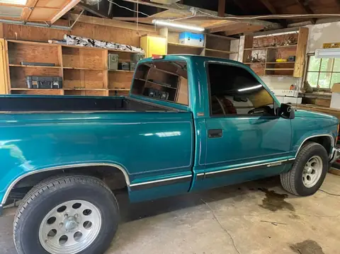 1995 Chevy C1500 window tint: 5% on rear windshield, 5% doors, 8in sun strip (view 2)