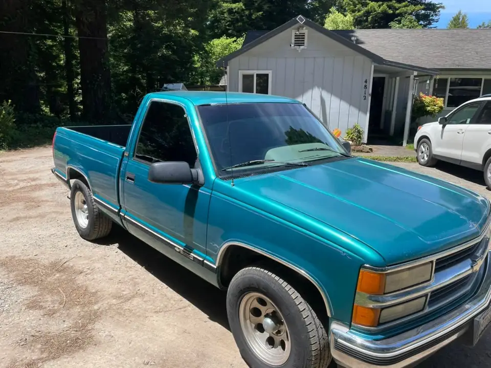 1995 Chevy C1500 window tint: 5% on rear windshield, 5% doors, 8in sun strip (view 3)