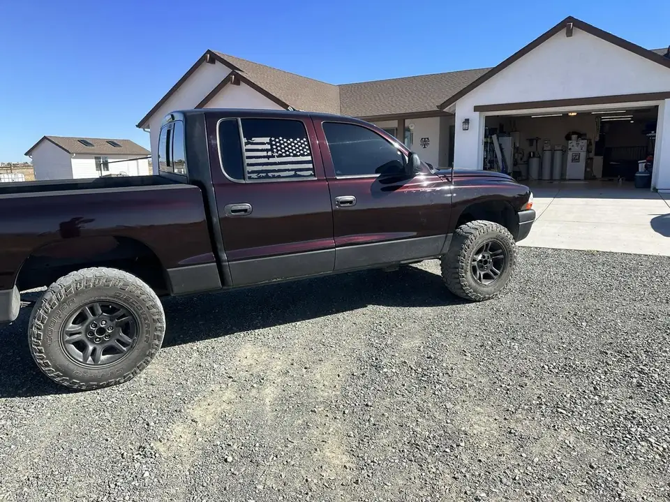 2001 Dodge Dakota gloss black wrap: Gloss demon black full wrap and roof wrapped in gloss black (view 2)