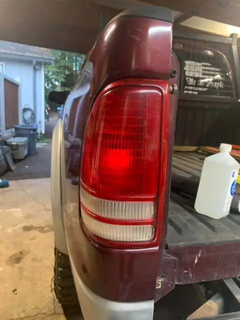 2001 Dodge Dakota smoked taillights: 01 dodge Dakota taillights done in VViViD bio pulse hex+ smoke