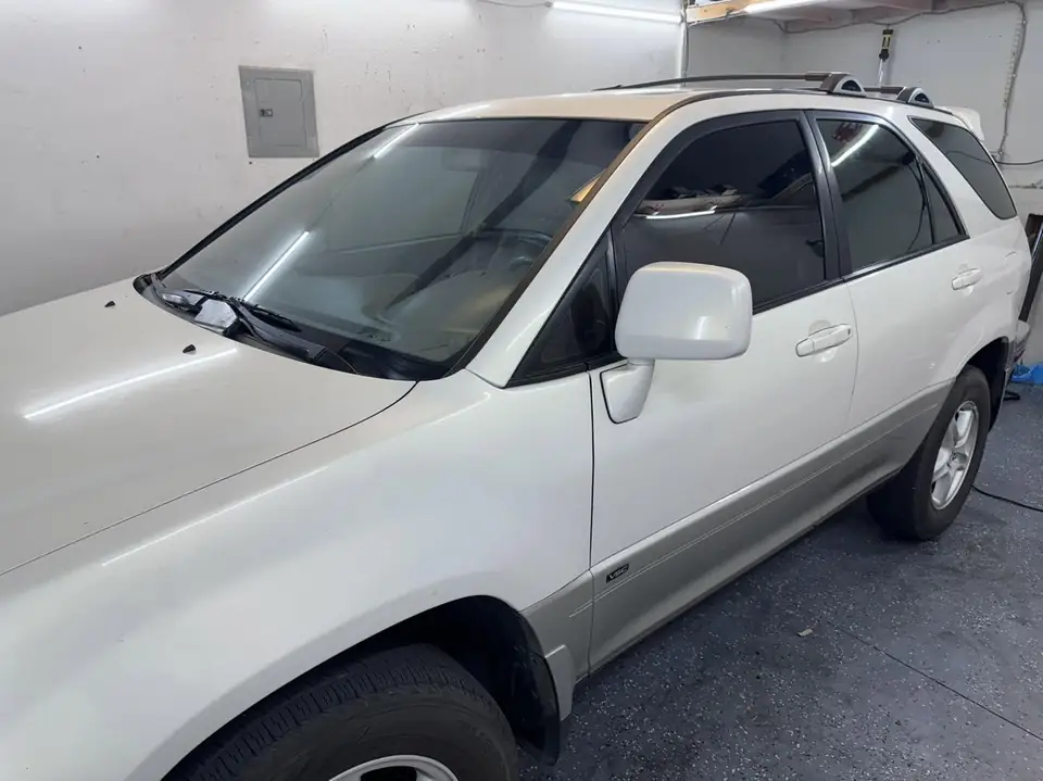 2002 Lexus RX300 window tint: Full removal, New 5% rear half, 25% front doors, 5% sun strip (view 2)