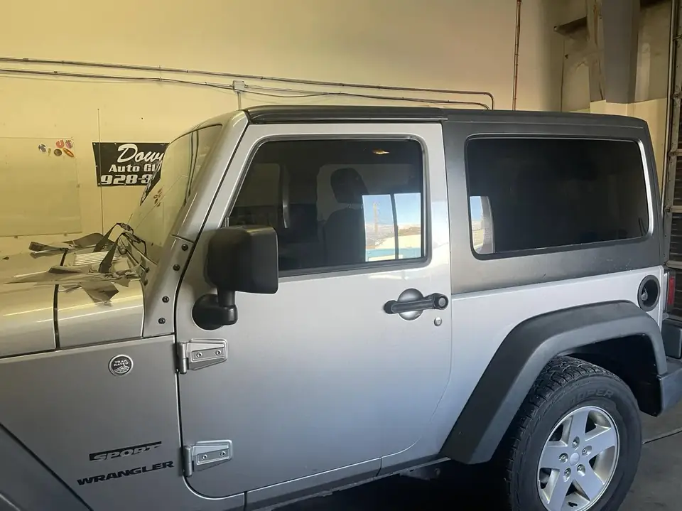 2004 Jeep Wrangler window tint: 35% Standard on front windows (view 2)