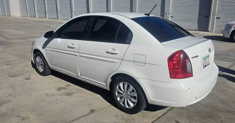 2008 Hyundai Accent window tint: Carbon 20% On All Windows (view 2)