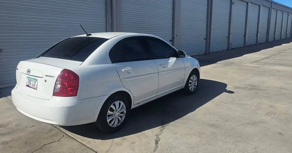 2008 Hyundai Accent window tint: Carbon 20% On All Windows (view 6)