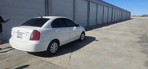 2008 Hyundai Accent window tint: Carbon 20% On All Windows (view 9)