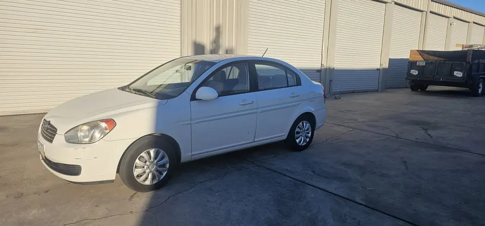 2008 Hyundai Accent window tint: Carbon 20% On All Windows (view 10)