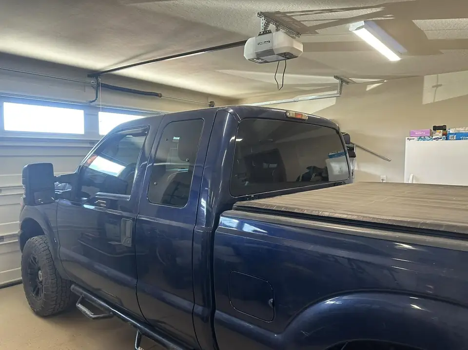 2011 Ford F-250 Super Duty window tint: Premium 20% rear three windows, Premium 35% front side windows (view 2)