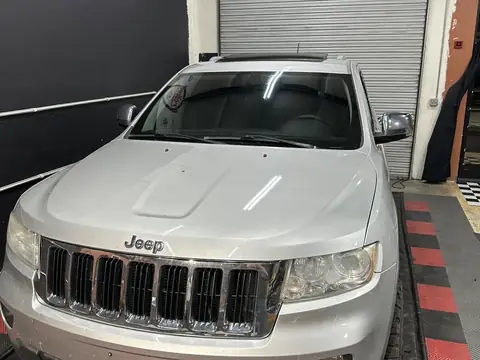 2011 Jeep Cherokee window tint: 20% Nano Ceramic rear doors, cargo windows, hatch, double moon roof, 5% Nano Ceramic front doors, 70% Nano Ceramic (view 7)