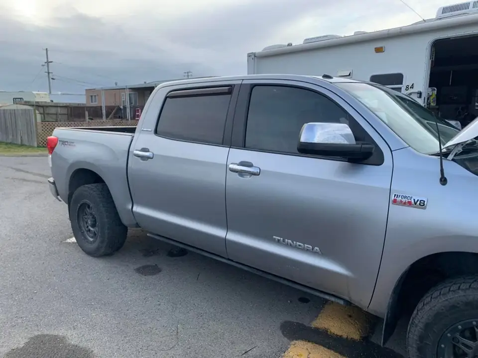 2013 Toyota Tundra window tint: 15% on the front doors (view 2)