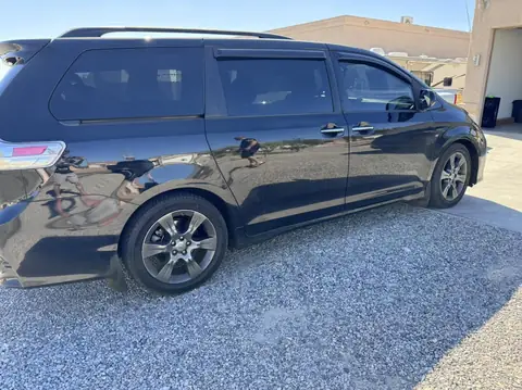 2017 Toyota Sienna window tint: 15% front doors, 50% full windshield (view 2)