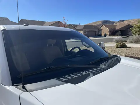2018 Ford F-250 sun strip: 5% large sunstrip
