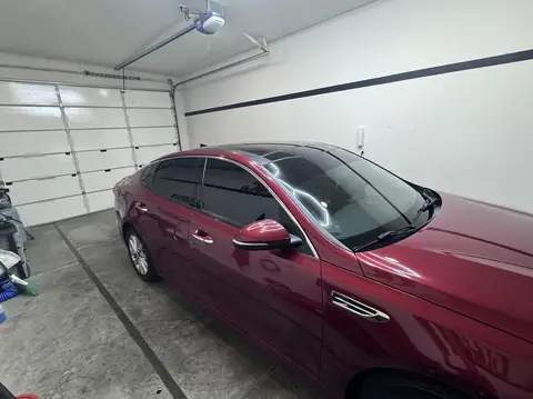 2018 Kia Optima window tint: Removal on 4 doors, 5% Carbon Ceramic all doors and rear glass, 5% sun strip (view 2)