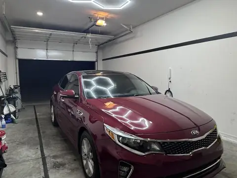 2018 Kia Optima window tint: Removal on 4 doors, 5% Carbon Ceramic all doors and rear glass, 5% sun strip (view 3)