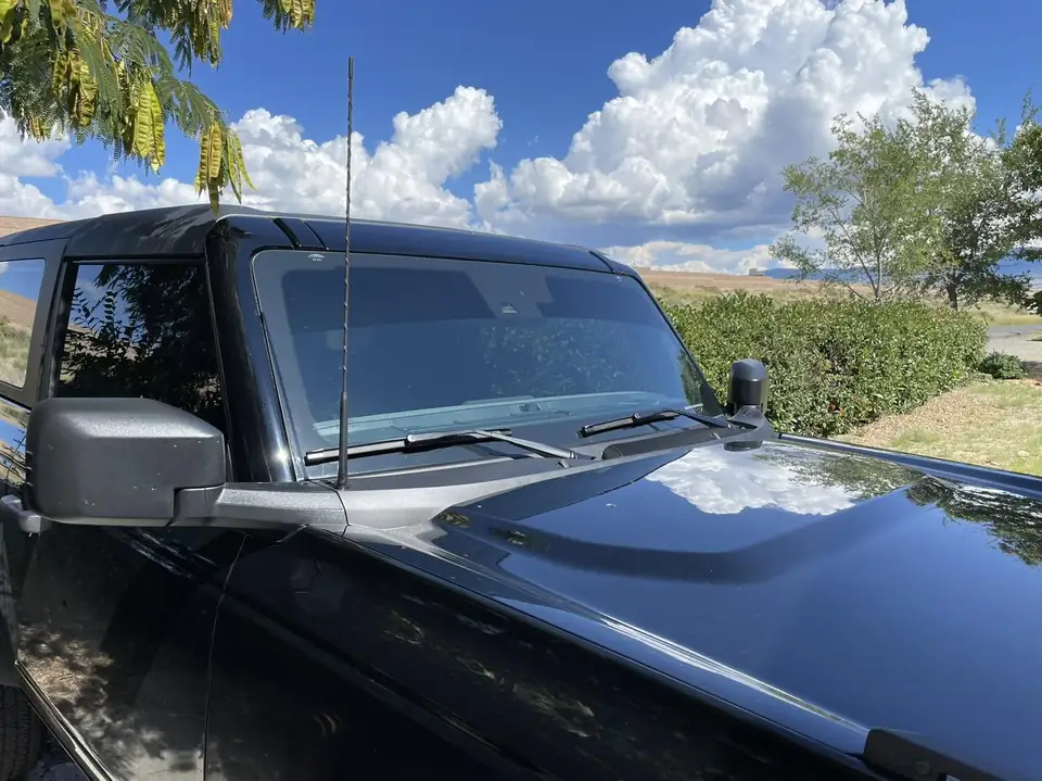 2022 Ford Bronco window tint: 5% Premium rear sides and hatch, 15% Premium front side windows, 5% sunstrip (view 4)