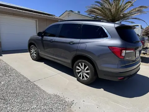2022 Honda Pilot window tint: 5% Carbon Ceramic rear 5 windows, 20% Carbon Ceramic front doors, 5% sunstrip