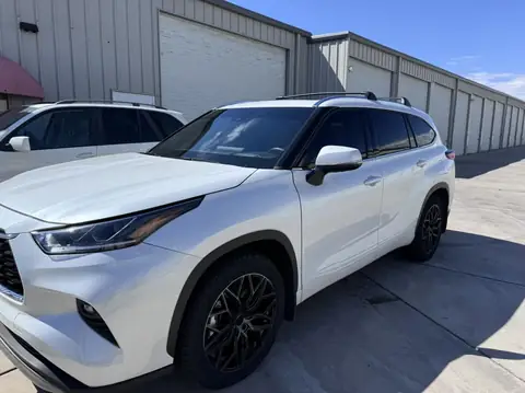 2022 Toyota Highlander window tint: Removal on front doors, Full ceramic package, 5% rear doors and cargo windows, 15% front doors, 70% full (view 2)