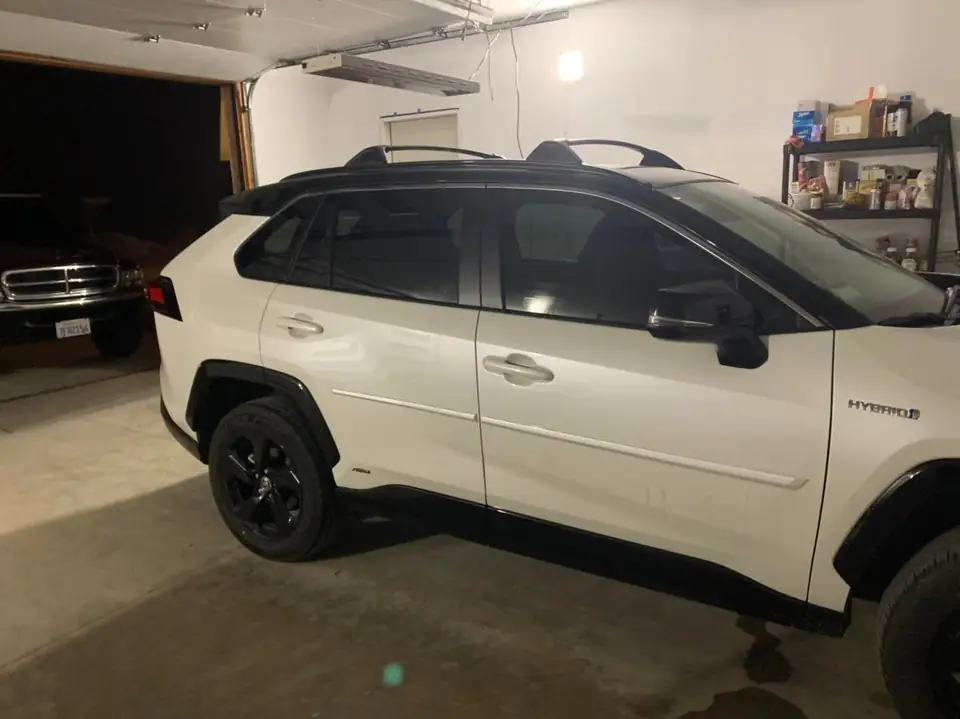 2022 Toyota RAV4 window tint: Brand new '22 RAV4 front doors matched up with 25% (view 2)