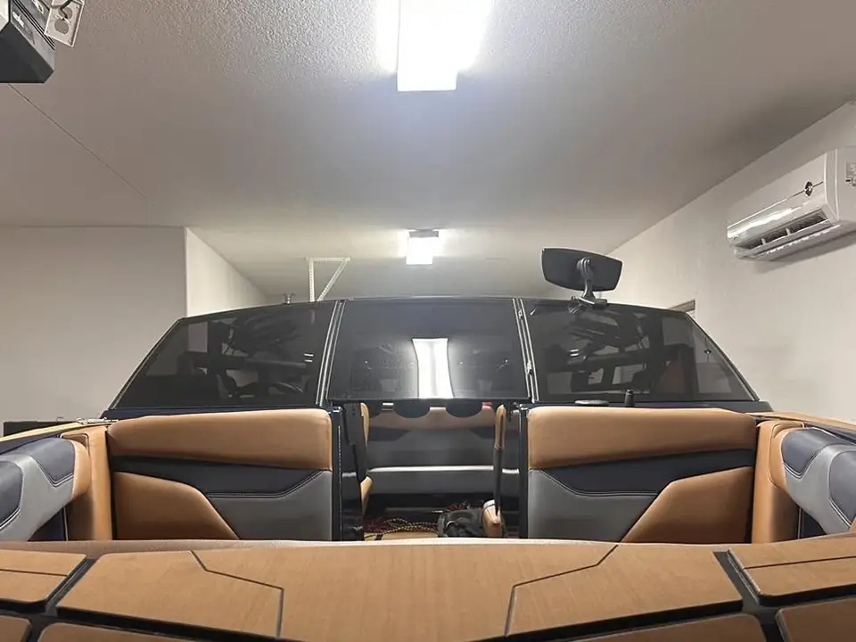 2023 Axis A24 wake boat windshield tint: 15% Front 3 piece windshield (view 3)