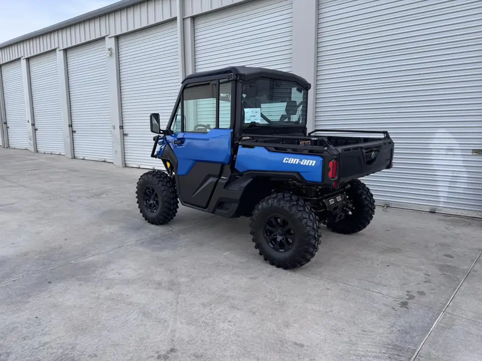 Can-Am Defender window tint: 25% C-IR sides and rear window, 5% sunstrip (view 2)
