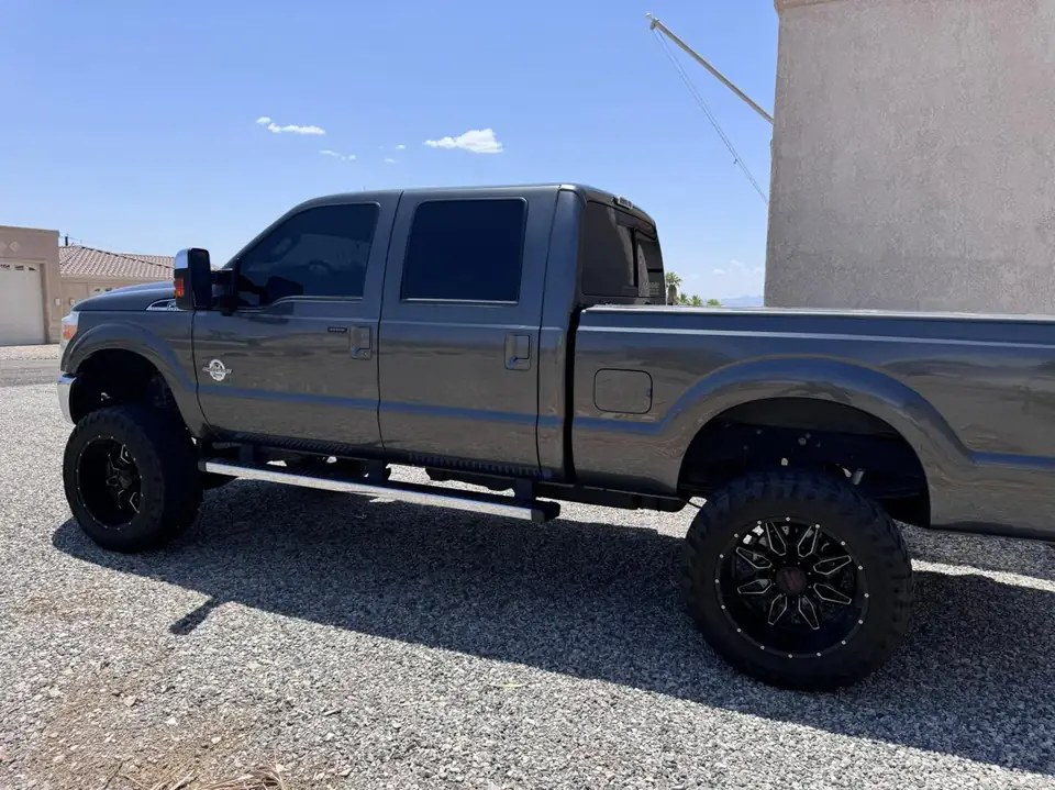 Ford F-250 window tint: Full removal sides and rear, 3% Carbon Ceramic sides and rear, 5% sun strip (view 2)