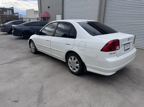 Honda Civic window tint: 5% sides and rear, 5% sunstrip (view 2)