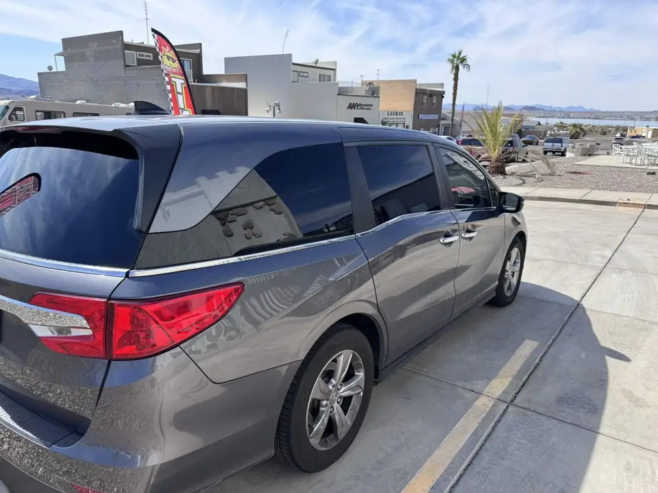 Honda Odyssey window tint: 5% rear half, 25% front doors (view 2)