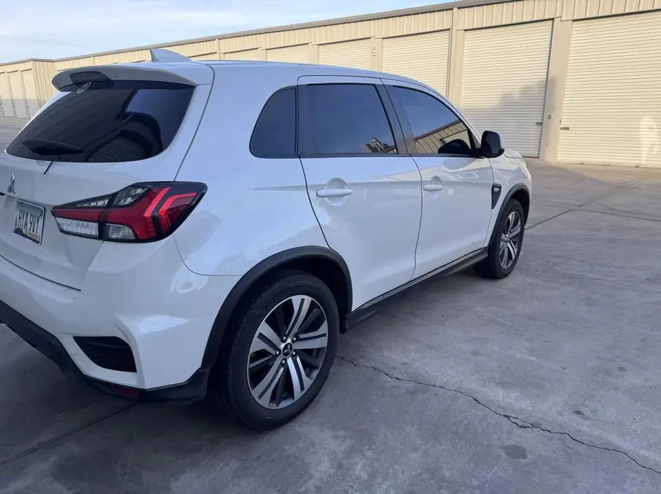 Mitsubishi Outlander window tint: 5% all sides and rear, 50% Full windshield and a 5% sunstrip (view 4)
