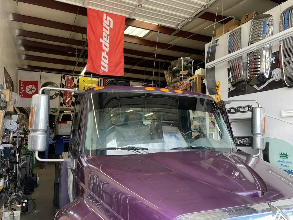 Tow truck window tint: 15% premium for the 2 roll up windows, 5% sunstrip (view 5)