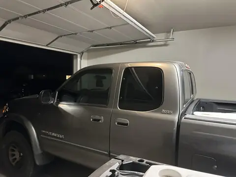 Toyota Tundra window tint: 20% Ceramic front roll ups